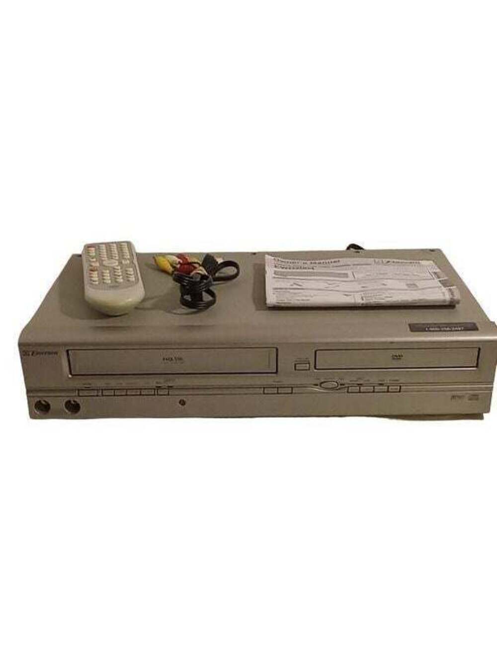 Emerson EWD2004 Video Cassette Recorder/DVD Player Combo
